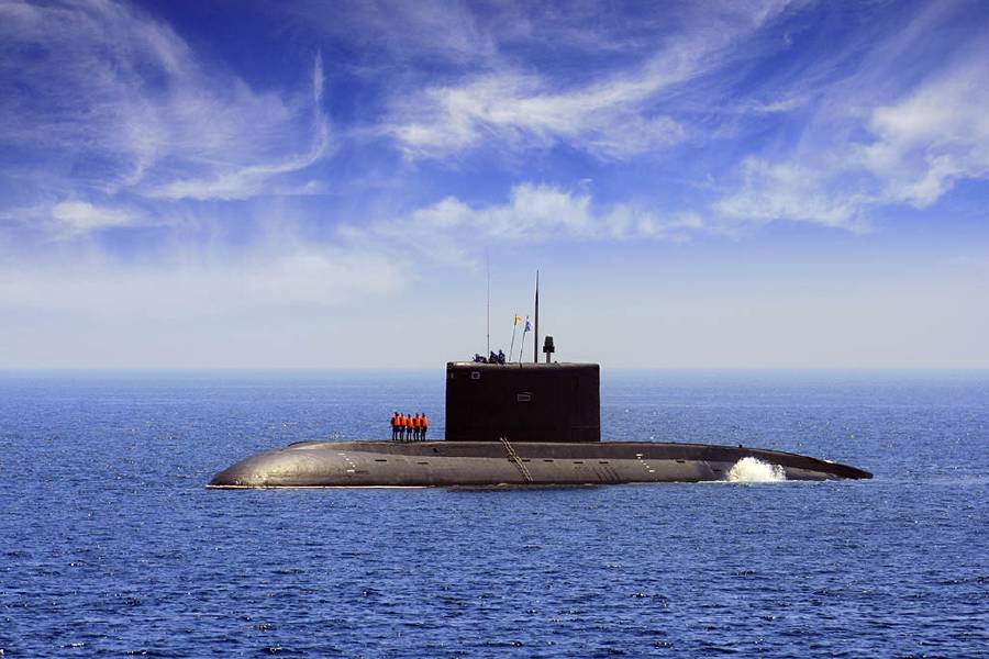 How does a Submarine Work?