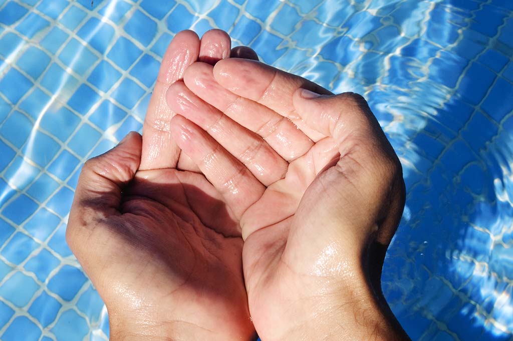 Red Dots On Fingers After Swimming